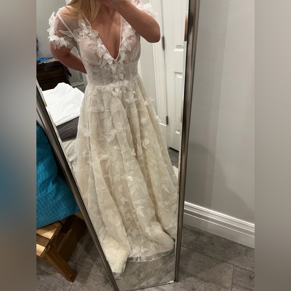 Pallas Couture Emilie Wedding Dress - Picture 12 of 16